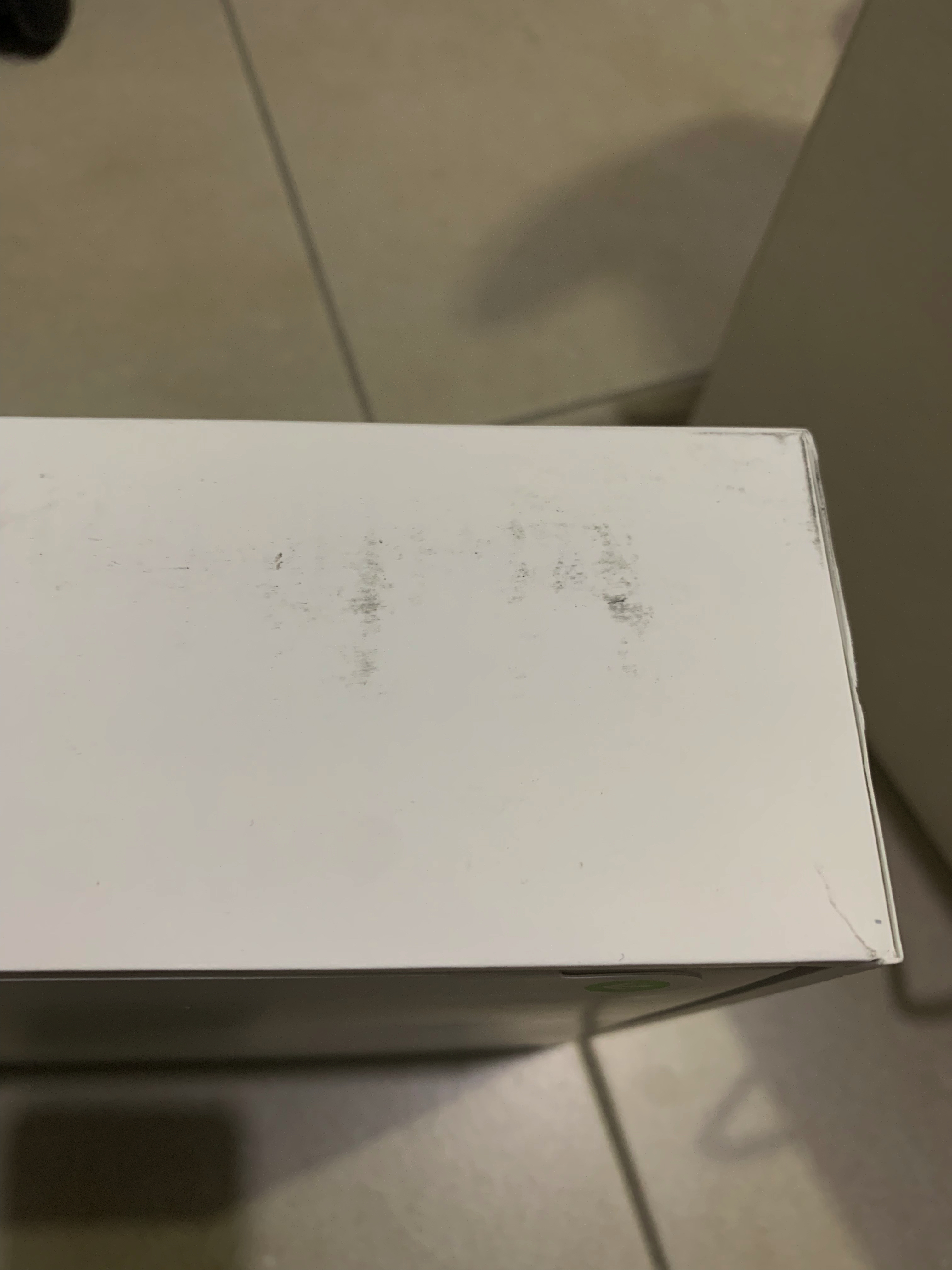 Top of the MacBook Pro box